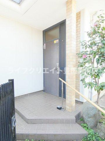 日野市日野台ヘーベルハウスのエントランス