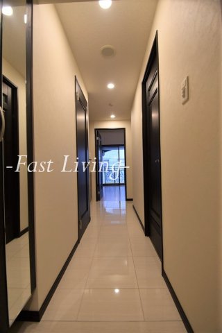 グランパレス東京八重洲アベニューの玄関