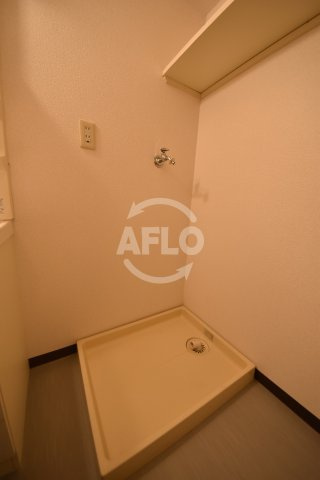 テン・フォーティ　日吉小学校の洗面所|テン・フォーティー　洗濯機置き場
