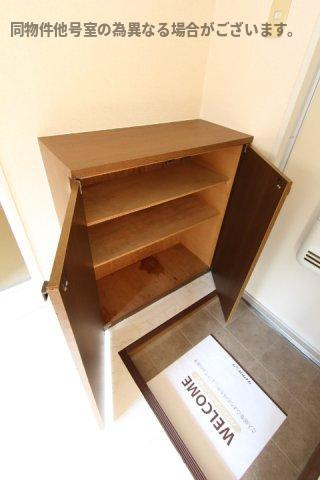 ファミール堀部Ⅳの玄関|落ち着いた玄関です