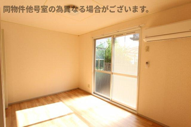 ファミール堀部Ⅳの内装|明るい室内です