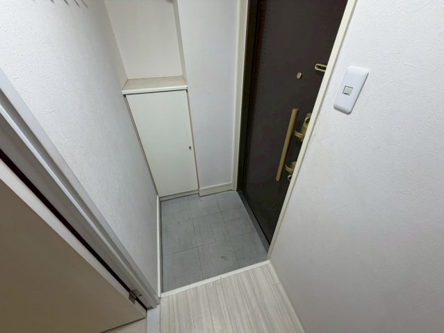 川元ビルの玄関