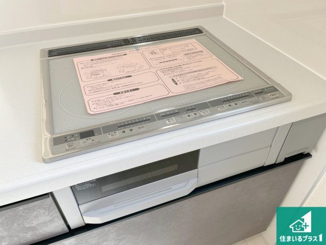 神戸市北区道場町日下部　第1期　新築一戸建ての設備|火を使わないので、安心なＩＨコンロ！でこぼこが無い構造なので、掃除もしやすく清潔に保てます！