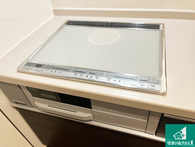 神戸市北区道場町日下部　第2期　新築一戸建ての設備|火を使わないので、安心なＩＨコンロ！でこぼこが無い構造なので、掃除もしやすく清潔に保てます！