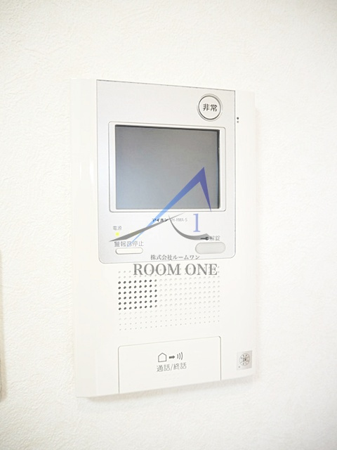 ルーブル多摩川九番館のセキュリティ|モニター付きインターホンです。