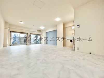 【居間・リビング】 | シャトードメール須磨 | LDK広々約22.5帖♪