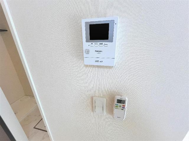 ジュリアの内装|カメラ付インターホン