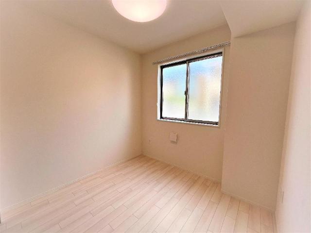 ジュリアの内装|洋室2