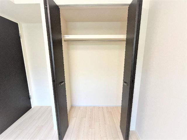 ジュリアの収納|洋室2