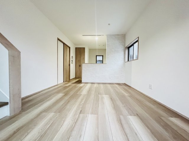 【居間・リビング】今津山中町戸建B 