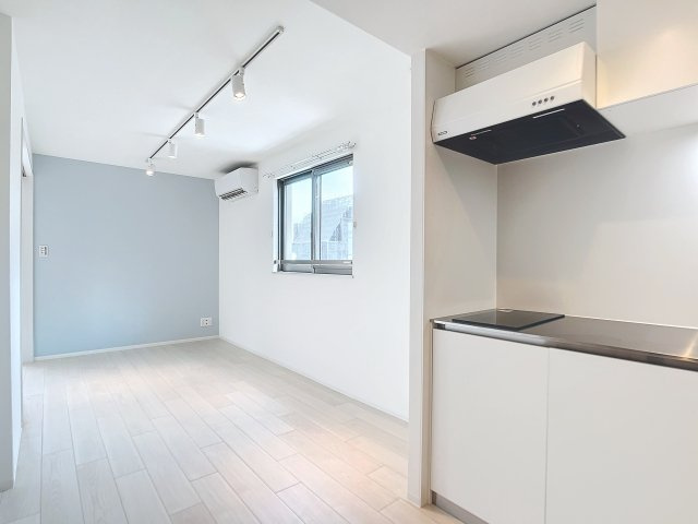 Ruygo神楽坂の居間・リビング