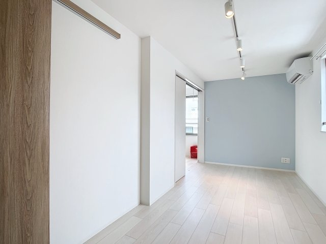 Ruygo神楽坂の居間・リビング