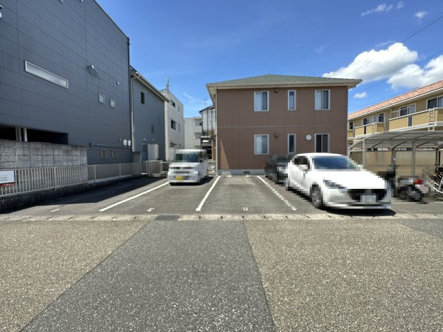 シャーメゾン・ヴェルデの駐車場