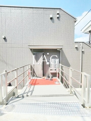 【エントランス】 | ロッソ・カンパーナ | エントランスです。