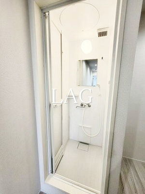 【浴室】 | ロッソ・カンパーナ | シャワールームになります。