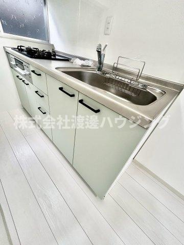 大阪市旭区高殿６丁目のテラスのキッチン|キッチン下収納