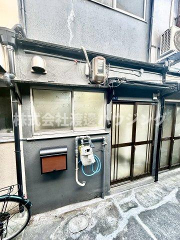 大阪市旭区高殿６丁目のテラスのエントランス