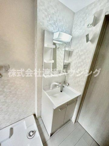 大阪市旭区高殿６丁目のテラスの洗面所