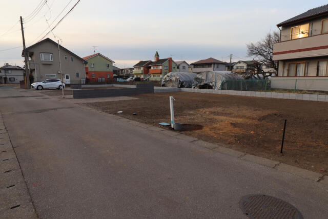 ブルーミングガーデン宇都宮市鶴田町５期　新築一戸建ての前面道路含む現地写真|前面道路含む現地