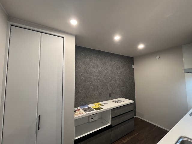 山形市あさひ町12-5（地番）のキッチン|カップボード付き