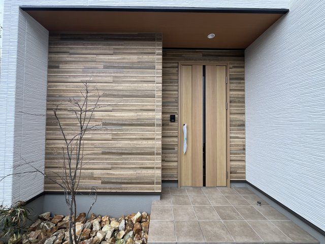 山形市あさひ町12-5（地番）の玄関