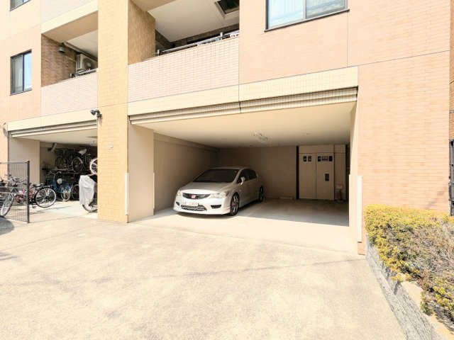 ネバーランド上野松が谷の駐車場|～敷地内駐車場 写真～