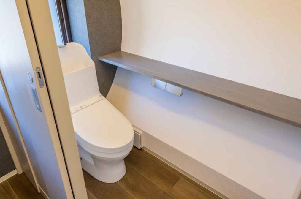 野洲市小篠原の店舗事務所のトイレ