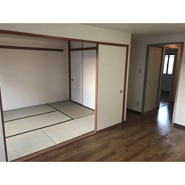 メゾンリヴィエール道場北の居間・リビング