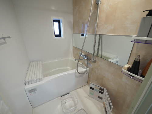 メゾン・ド・ソリアの浴室|追い焚き・浴室乾燥機付きのお風呂です♪