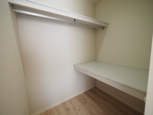 メゾン・ド・ソリアの収納|ウォークインクローゼットなので収納豊富です☆