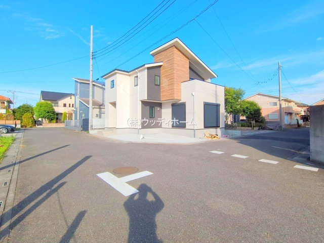 越谷市大竹3期　新築一戸建ての前面道路含む現地写真