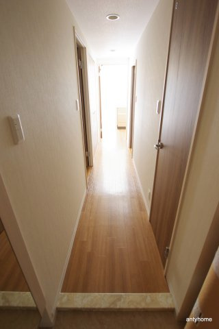 Stella　仲介手数料無料の玄関