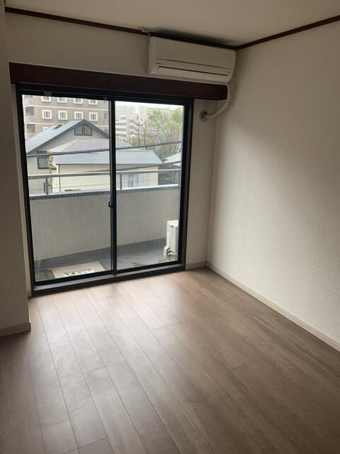 インシティ100の内装