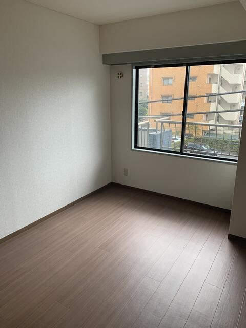 インシティ100の内装