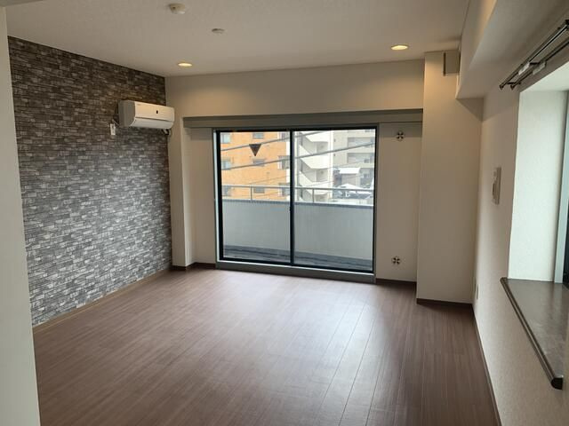 インシティ100の居間・リビング