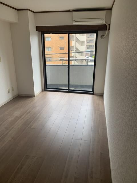 インシティ100の居間・リビング