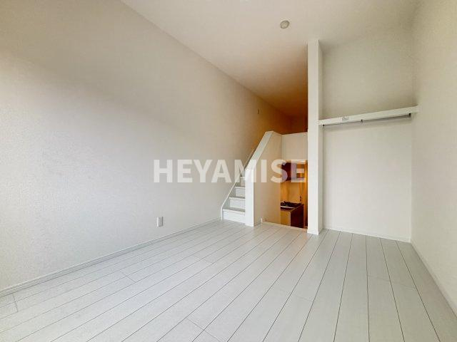 デ・クメール貝津の居間・リビング