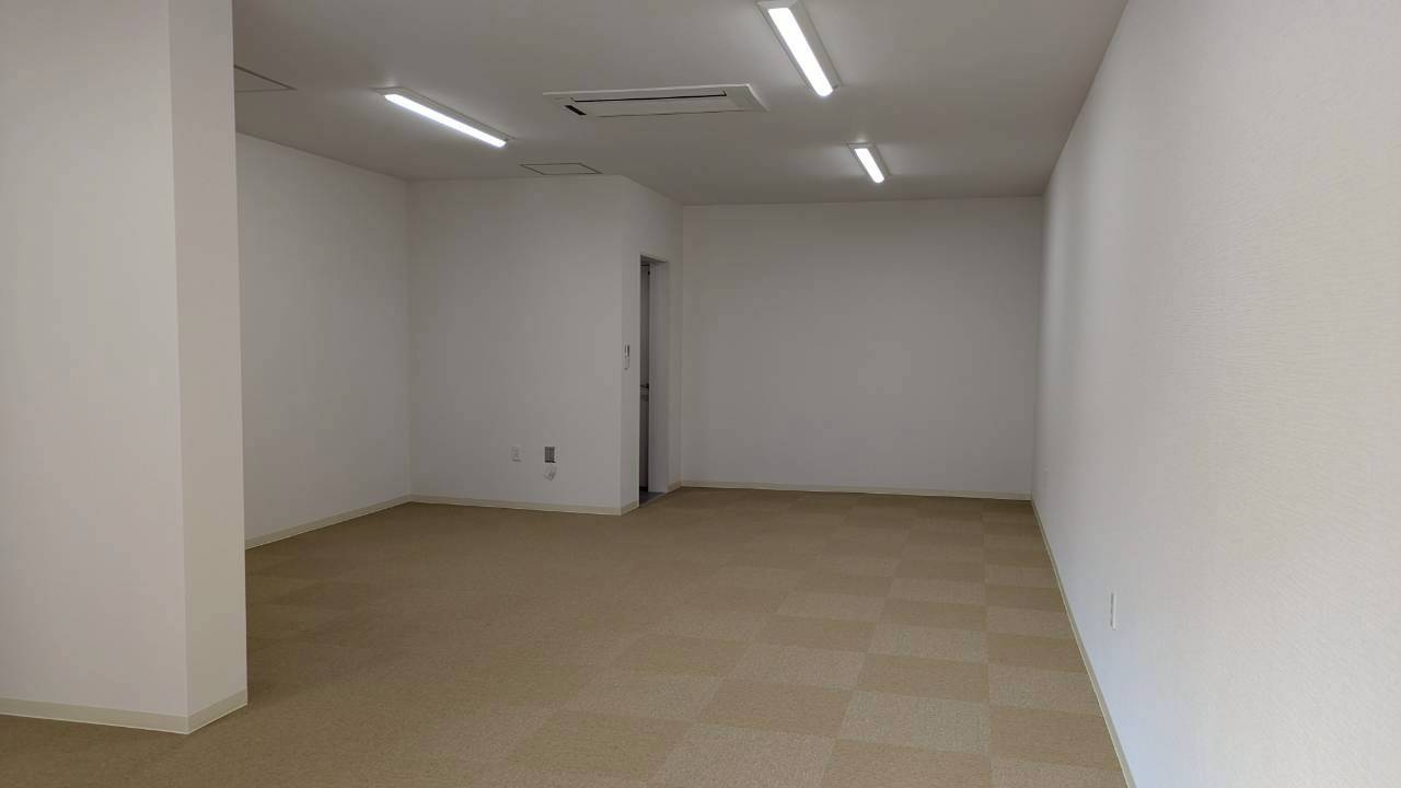 大津市中央２丁目の店舗事務所の居間・リビング