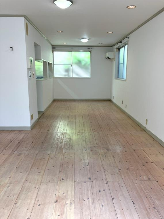 深沢戸建の居間・リビング