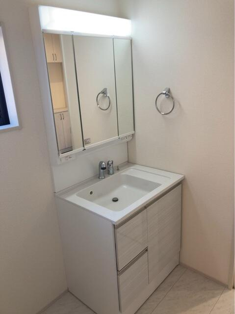 リーブルガーデン宇都宮駒生町第25　新築一戸建ての独立洗面台