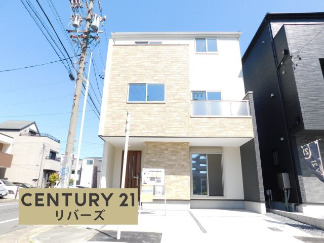 名古屋市中川区高畑４丁目の新築一戸建の外観|☆１号棟☆　　残り１棟！！いつでも見学出来ます♪（お問合せ当日、平日、水曜、夜間でもＯＫ）　地下鉄東山線「高畑」駅徒歩５分！　角地♪　都市型３階建て！　広いリビング２０．２帖♪　周辺環境充実！