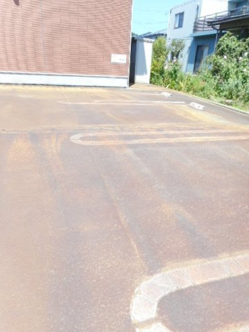 ベルメゾンＫの駐車場