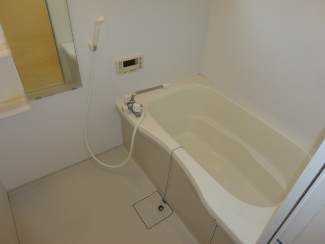 シャーメゾン秋山Ｂの浴室