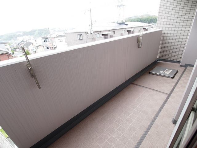 ラフォーレ三郷弐番館のバルコニー|バルコニー広いですよ