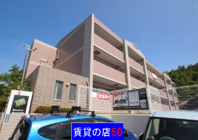 ラフォーレ三郷弐番館の外観