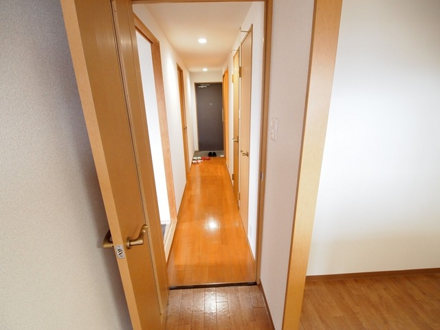 ラフォーレ三郷弐番館のその他|廊下