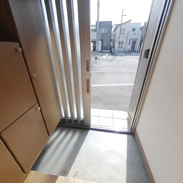 日光町７丁目貸家１の玄関