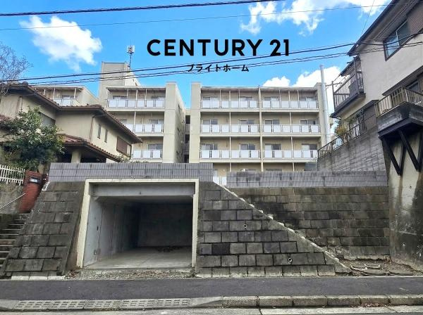 横浜市南区永田南２丁目の新築一戸建の外観|同仕様物件もご案内をさせて頂きます。
お車でご自宅まで送迎承ります。