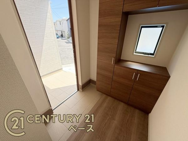 リーブルガーデン菅原町 ４号棟 ／新築一戸建の玄関|■玄関には大容量シューズボックス完備！■