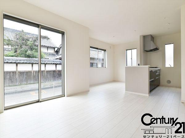 リーブルガーデン菅原町 ４号棟 ／新築一戸建の内観：施工例|■ペアガラス使用で結露の心配もありません！■